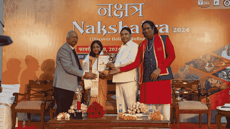 Award presentation at Nakshatra 2024 holistic wellness convention
